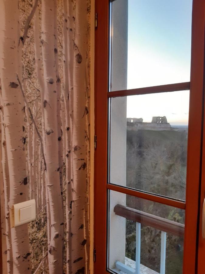 Chambres D'Hotes Sur La Courtine De Coucy Екстериор снимка